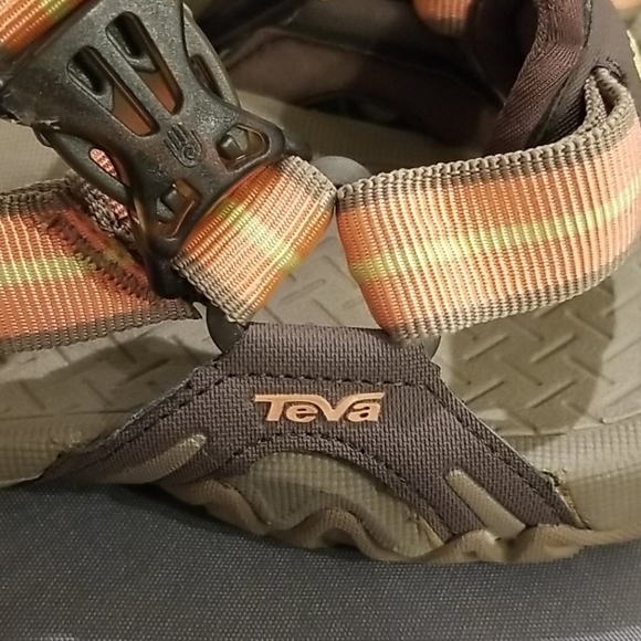 💕TEVA💕 Sandals - Picture 3 of 7